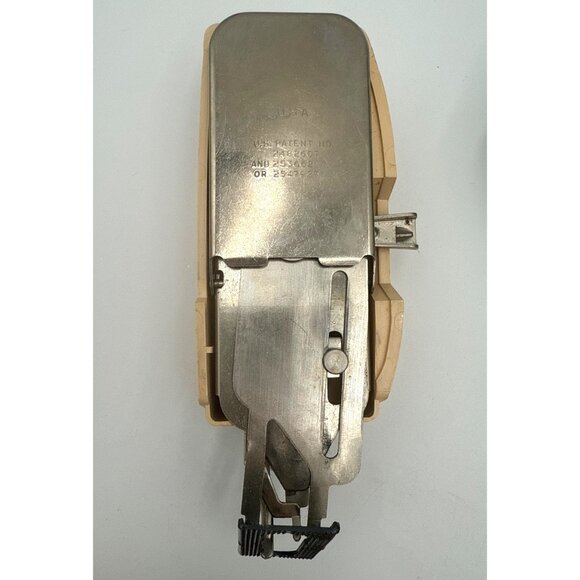 Vintage 60s Singer Buttonholer #2482607 Attachments, Green Retro Case - Picture 10 of 10